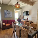 Maison Bella Vista Bed & Breakfast 3*