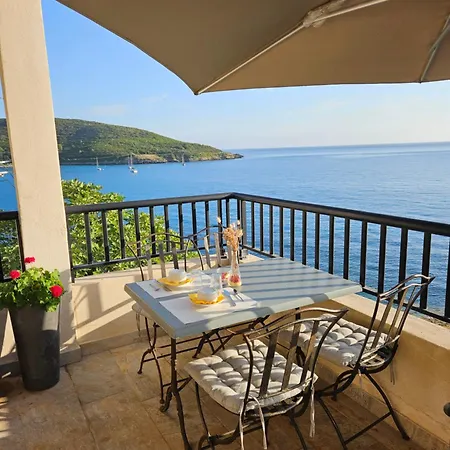 Maison Bella Vista Bed & Breakfast *